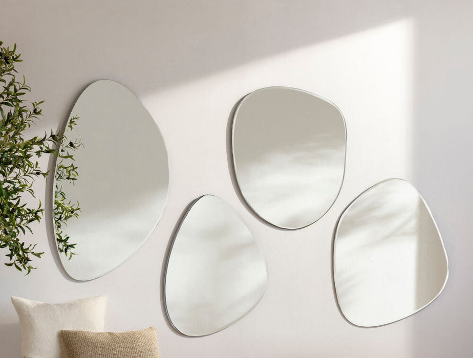 Loreta Mirror