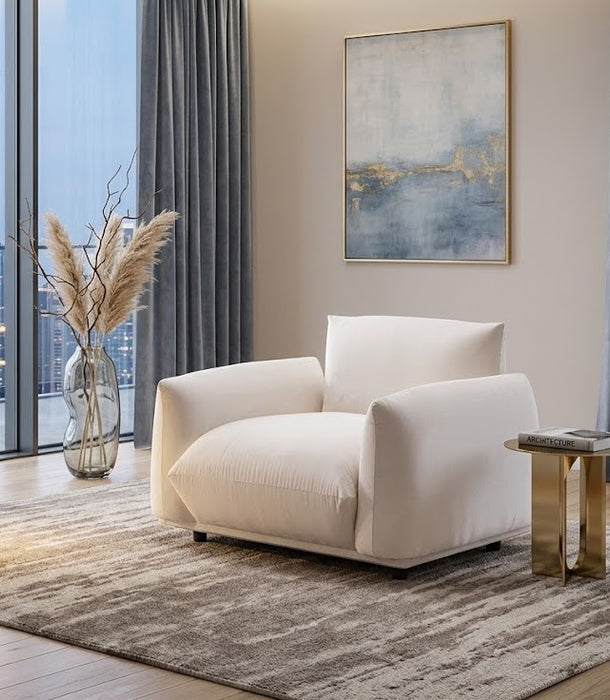 Sola Lounge Chair