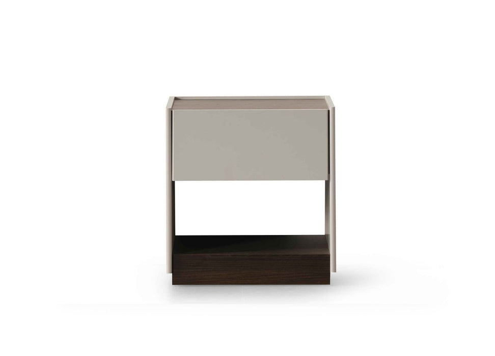 Ralf Night Stand