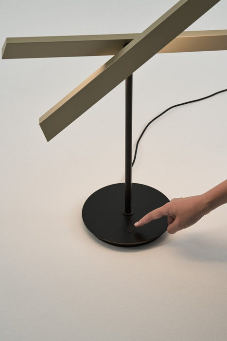 Kanect Table Lamp