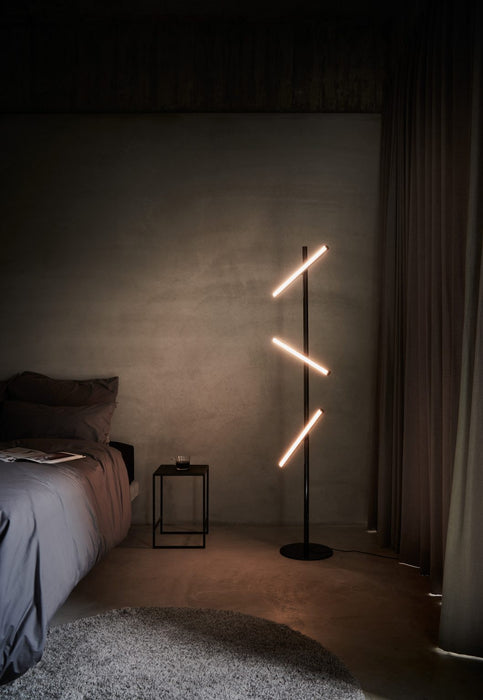 Iza Floor Lamp