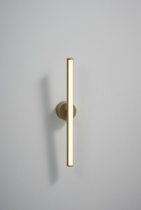 Iza Wall Lamp
