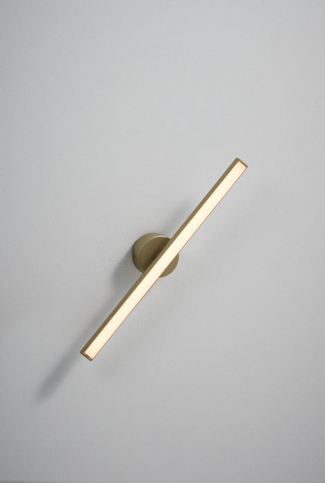 Iza Wall Lamp