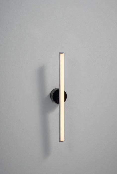 Iza Wall Lamp