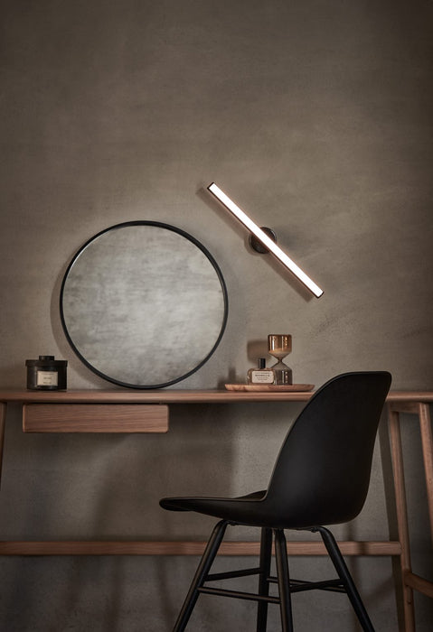 Iza Wall Lamp