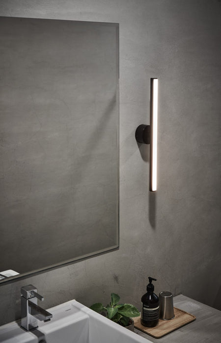 Iza Wall Lamp