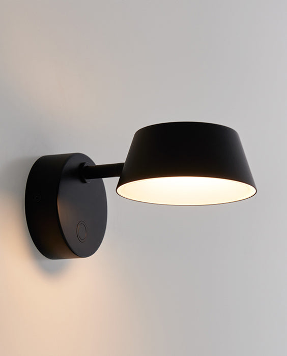 Pol Single Wall Lamp