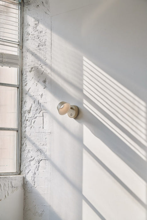 Pol Single Wall Lamp
