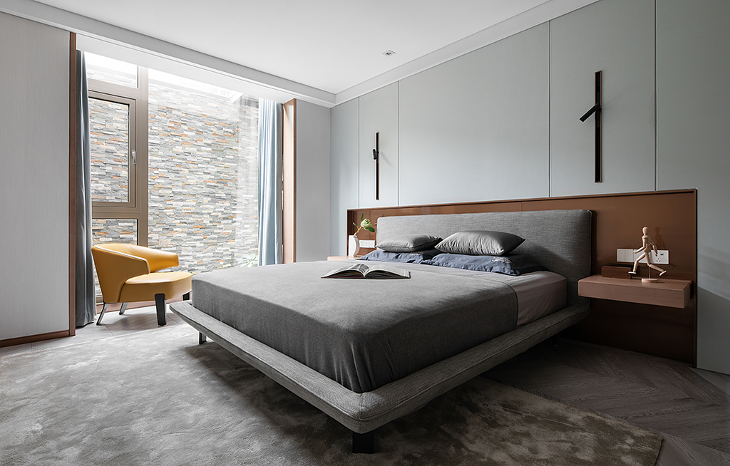 Elan Queen Bed