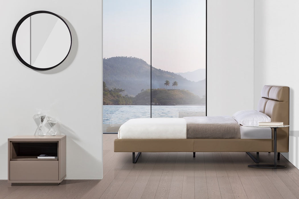 Amor Queen Bed