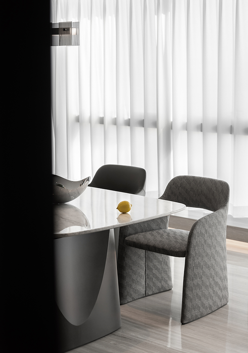 Echo Petite Chair